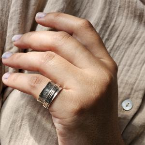 Three-Band Silver Gemstone Spin <b>Ring</b> with Flower Texture for Weddings and Parties - Product Image 3