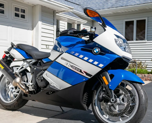 พร้อมขับขี่ - รถมอเตอร์ไซค์ BMW K1200S ปี 2005 ระยะทาง 8,000 ไมล์ - Product Image 1