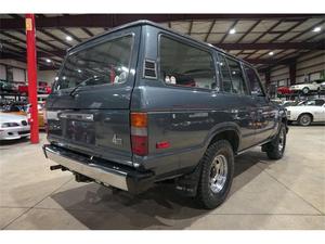 FOURNISSEUR GLOBAL DE VOITURES CLASSIQUES RÉTROTOUCHÉES Land Cruiser FJ62 1989 d'occasion en bon état pour USAGE GÉNÉRAL - Product Image 3