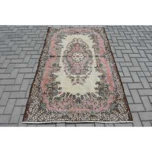 Tapis turc 3,9x6,6 pieds, rouge brun, vintage, en laine persane, avec design patchwork, envers en latex écologique - Product Image 1