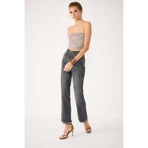 Top Corto Sin Tirantes de Tela Brillante - Product Image 3