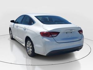 ¡OFERTA ESPECIAL! Vehículo Comercial Usado en Venta: Sedán 200 LX FWD 2016, Subasta de Agente - Product Image 4