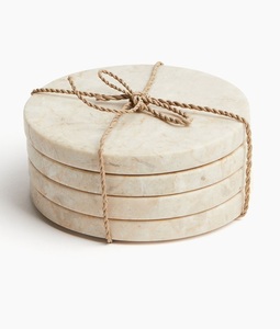 Sous-verres en marbre blanc Ensemble de 4 sous-verres ronds en pierre naturelle véritable Sous-verres de tasse semi-absorbants esthétiques modernes de luxe pour boissons - Product Image 1