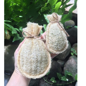 Esponja Luffa de esponja vegetal suave para la limpieza de la piel o los utensilios de cocina hecha de material vegetal seco seguro y fácil de usar - Product Image 2