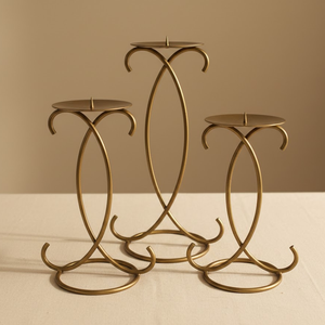 Candelabro de Hierro Forjado de Alta Calidad RK-331011, Soporte de Metal Decorativo Hecho a Mano para Decoración Moderna de Hogar de Lujo - Product Image 2