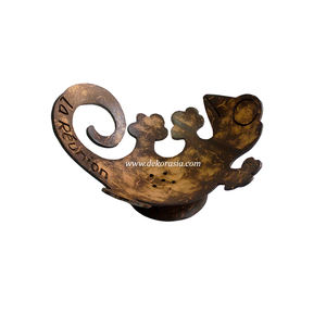 Porte-savon en noix de coco sculpté à la main écologique Accessoires de salle de bain naturels, porte-savon en coquille de noix de coco en forme de lézard - Product Image 1