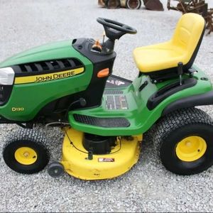 Tondeuse de John Deere disponible maintenant avec la qualité fiable et la représentation établie pour le moteur puissant d'utilisation à long terme. - Product Image 2