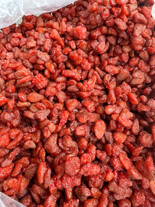 Vente au Vietnam de gros fraises douces séchées de qualité supérieure snack en vrac pour exportation saveur sucrée goût aigre annonce processus de séchage sirop conservé - Product Image 6