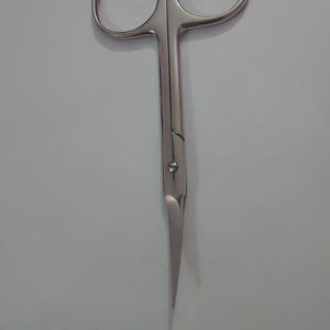 Ciseaux à ongles de qualité supérieure Lame incurvée tranchante de 3.5 pouces Ciseaux à ongles à cuticules pédicure à pointe fine avec emballage personnalisé - Product Image 4