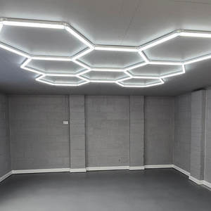 Plafonnier LED hexagonal vendu en usine pour l'éclairage de <span class=keywords><strong>garage</strong></span>, système à 8 grilles pour atelier de detailing automobile, alimentation CA - Product Image 5