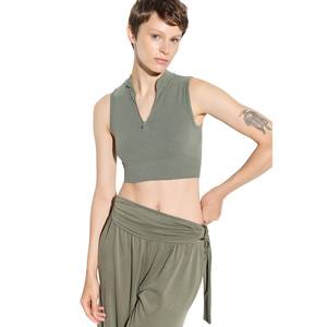 Top Deportivo Informal Hecho de Tela de Lona Resistente - Product Image 2