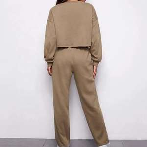 Vente en gros de survêtements deux pièces en coton de haute qualité Survêtements d'automne vierges décontractés pour femmes - Product Image 2