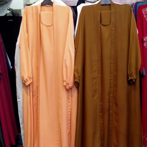 Abaya musulmana de la mejor calidad para mujer 2025 Nueva Abaya elegante de tamaño y colores personalizados para mujer en la mejor tela - Product Image 1