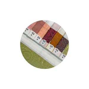 Tissu jacquard rayé de qualité supérieure de 44 pouces avec finition satinée en 10 nuances vibrantes pour les vêtements de mode et le style d'intérieur - Product Image 1