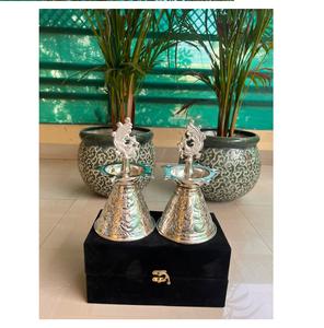 Juego hecho a mano de dos candelabros de metal, lámpara de pie para el hogar y la decoración de la boda, versátil para la sala de estar de la casa interior - Product Image 1