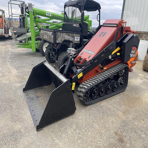 LIVRAISON GRATUITE Ditch-Witch 1550 Mini-chargeuse compacte diesel (sur chenilles) homologuée EPA CE, garantie 3 ans, vérin hydraulique Eaton - Product Image 1