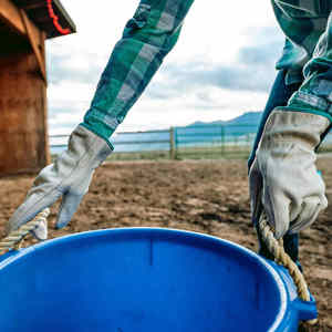 Prix de gros Logo personnalisé Écran tactile Gants de travail pour conducteur Marque privée Gants de conduite résistants à la chaleur en cuir de vache - Product Image 5