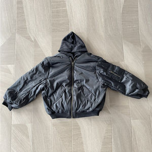 Custom OEM Hombres al por mayor Streetwear Oversized Unisex Satin Industries Winter Hood Sporty Racing Zipper Bomber Varsity Jacket - Product Image 1