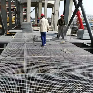 金属建築鉄骨構造歩行者カスタマイズ可能な歩道プラットフォーム格子溶融亜鉛めっき低炭素鋼格子