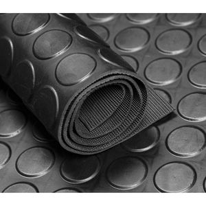 Tapete de Goma EPDM Negro de 120 cm de Ancho con Diseño de Monedas para Garajes, Pisos Automotrices e Industriales para Aplicaciones de Estacionamiento - Product Image 1