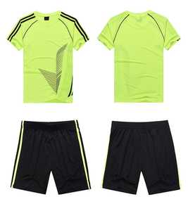 Chándal de uniforme de fútbol para hombre, Conjunto de camiseta de fútbol de manga corta para verano para niños y entusiastas del deporte - Product Image 1