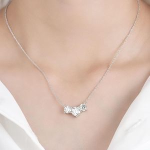 Corazón flechas corte Moissanite colgante gargantilla collar 14K oro calidad plata colgante collar para mujer - Product Image 3