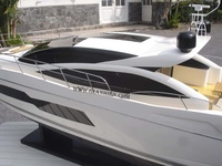 Gia Nhien Fabricant Approuvé Conception Personnalisée Basse quantité minimale de commande SUNSEEKER PREDATOR 80-BLANC PEINT PERLE-BATEAU DE VITESSE EN BOIS