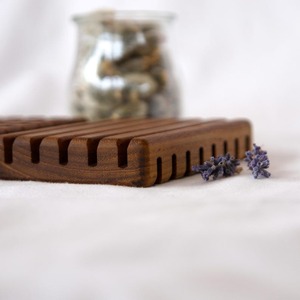 Dispensador de jabonera de madera montado en la pared de doble drenaje de viaje de lujo personalizado - Product Image 3