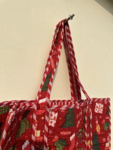 Bolso de playa Kantha de algodón hecho a mano con estampado navideño para mujer, bolso abierto con parte superior, dos forros de lona, hermoso hombro acolchado para viajes - Product Image 6