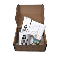 Coffret Cadeau 'Woman Love' – Tasse à Café Promotionnelle Originale avec Boîte Élégante – Art Moderne pour la Maison, Collage Sarcastique, Impression Numérique, Journée de la Terre