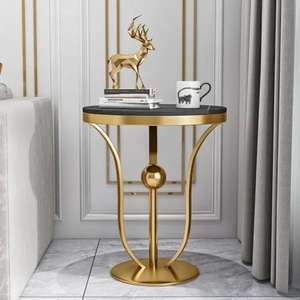 Mesa de centro de metal hecha a mano de alta calidad con detalles modernos y elegantes para el espacio habitable - Product Image 1