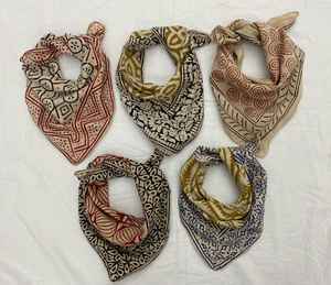 Juego de 5 Pañuelos de Algodón Orgánico con Estampado a Mano, Bufandas Paisley Boho, Pañuelo Ligero para el Cuello, Accesorio para el Cabello - Product Image 1