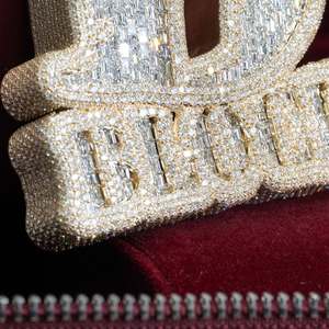 Colgante de Moissanita con Inicial D, Estilo Hip Hop, con Incrustaciones de Moissanita VVS, Cadena de Plata 925 Chapada en Oro para Hombre - Product Image 5