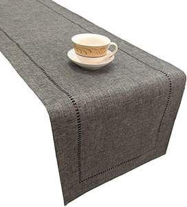 Camino de Mesa de Lino con Bordado Intenso que Crea Impresiones Impresionantes en la Mesa del Comedor, Hogares de Lujo - Product Image 3