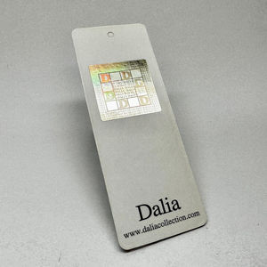 Etiqueta colgante de impresión Offset personalizada de alta calidad, sello caliente, hoja de plata, etiqueta oscilante, reciclaje, tarjeta de papel ecológica, billete doblado - Product Image 3