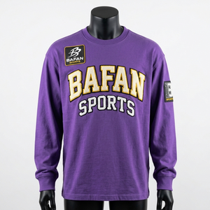 Camiseta de Manga Larga de Algodón Premium de 220 GSM, Color Morado, con Logotipo de Chenilla y Aplique Personalizado - Product Image 5