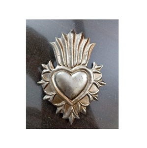 Sagrado Corazón Milagros Flaming Ornament Auténtico Metal Hecho a mano manualmente de la India para la decoración del hogar - Product Image 3