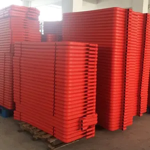 Barrera de plástico rojo con pies de goma, barreras de Control de multitudes de plástico, Panel de valla de plástico