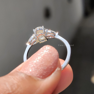 Bague en diamant de laboratoire minimaliste et élégante avec bracelet simple et style moderne pour un usage quotidien et des cadeaux de l'Inde - Product Image 6