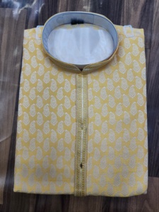 Haute qualité hommes 100% coton brodé Kurta indien tenue traditionnelle robe respirante au prix de gros - Product Image 4