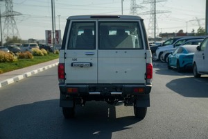 TOYOTA LAND CRUISER 76 SERIES STANDARD - TRANSMISSION MANUELLE SWB - SUPER PROPRE - Product Image 6