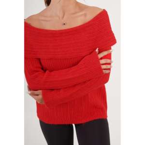 Pull en tricot rouge décontracté à épaules dénudées avec col style Madonna, vente en gros - Product Image 1