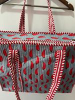 Bolso Tote Grande de Algodón Acolchado Gris con Patrón Sólido, Hecho a Mano, para Viaje y Uso Diario, con Cierre de Cremallera, Cadenas Modernas, para Todas las Estaciones