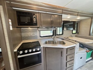 Proveedor Verificado de Autocaravana Usada T-H-O-R Freedom Traveler A32 del 2022 - Product Image 2