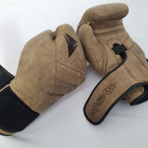 Gants de boxe vintage en cuir véritable personnalisés pour l'entraînement des gants d'entraînement de Muay Thai d'arts martiaux - Product Image 5