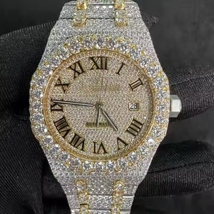 Nouvel Arrivage Montre en diamant moissanite bicolore entièrement glacée de qualité supérieure Cadran romain élégant en acier inoxydable de haute qualité - Product Image 6