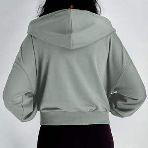 Sweat à capuche court respirant pour femme, personnalisé avec logo OEM, fermeture éclair, hiver, épais, thermique, léger, en polaire non doublé, pour la course à pied, collection 2026 - Product Image 3