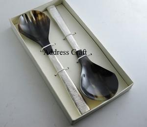 Juego de ensalada de cuerno natural, herramienta para servir ensalada vikinga, herramienta para servir con impresión de logotipo personalizado, herramientas para servir cuerno natural a un precio asequible - Product Image 4