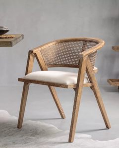Chaise de salle à manger moderne en teck et rotin avec siège rembourré, design fauteuil pour restaurants extérieurs, villas, hôtels, appartements et salles à manger - Product Image 6