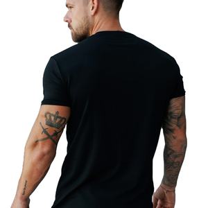 เสื้อยืดผู้ชายแบบสั่งทำพิเศษ OEM พิมพ์ลายด้านหน้า ผ้าฝ้าย 100% แขนสั้น ทรงปกติ เป็นมิตรกับสิ่งแวดล้อม น้ำหนัก 220 กรัม แห้งเร็ว ระบายอากาศดี สไตล์สตรีทแวร์ - Product Image 4